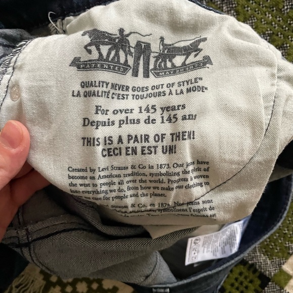 Levi’s Like New High Waisted Jeans!!! - Picture 5 of 5
